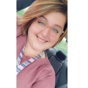 Meet your Posher, Rebecca